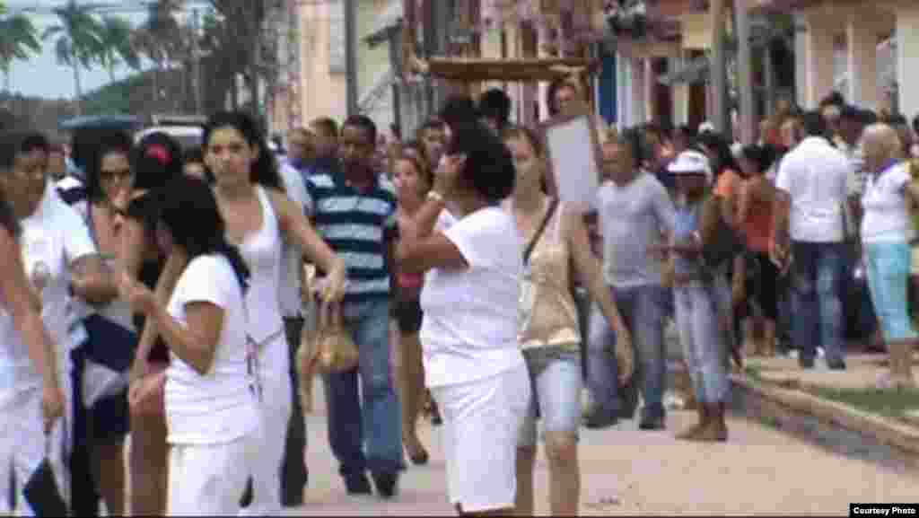 Damas de Blanco en Colón. Foto: @ivanlibre